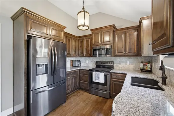 1300 Regency DR, Kearney, MO 64060