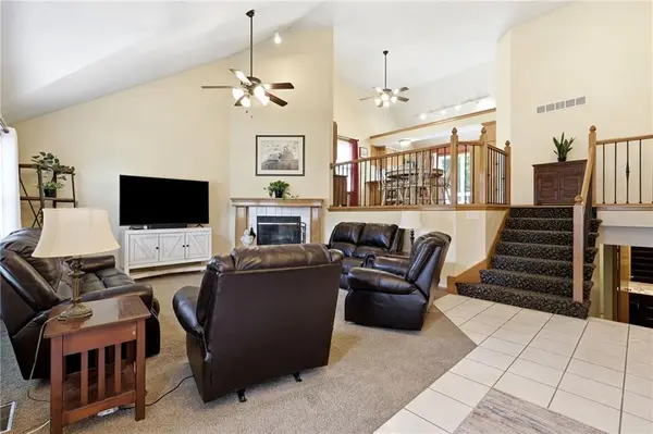 1111 NW 72nd ST, Kansas City, MO 64118