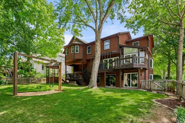 11544 Bradshaw ST, Overland Park, KS 66210