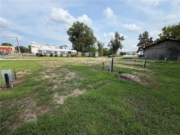 108 S Allen LN, Jamesport, MO 64648