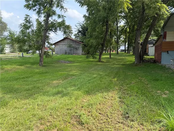 108 S Allen LN, Jamesport, MO 64648
