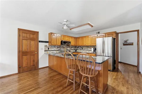 15007 E 200th ST, Peculiar, MO 64078