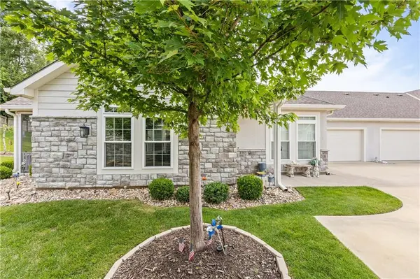 13975 W 112th TER, Olathe, KS 66215