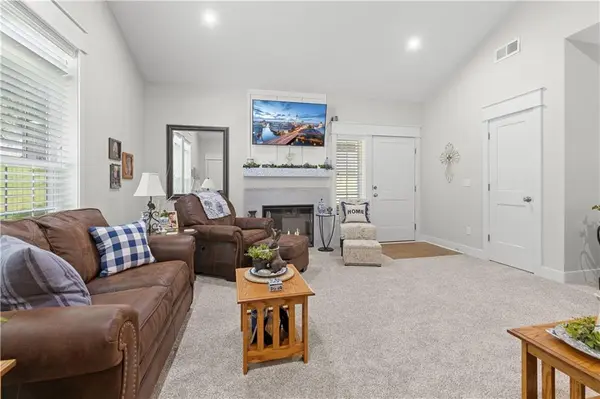13975 W 112th TER, Olathe, KS 66215