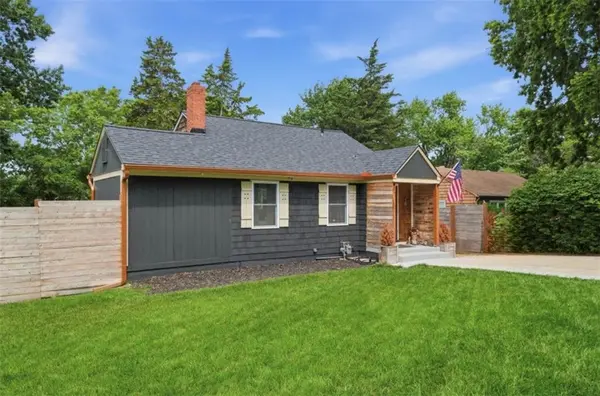 8524 Riley ST, Overland Park, KS 66212