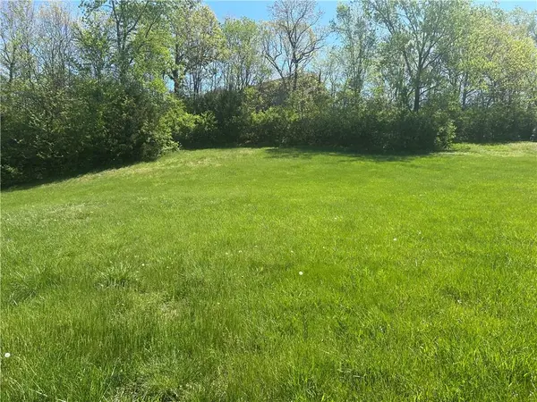6445 NW Monticello DR, Parkville, MO 64152