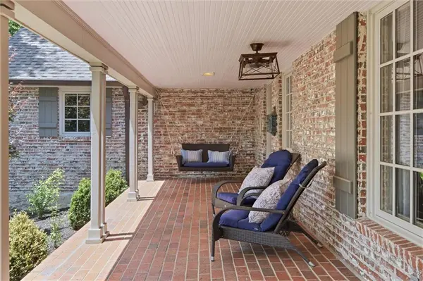 2312 Tomahawk RD, Mission Hills, KS 66208