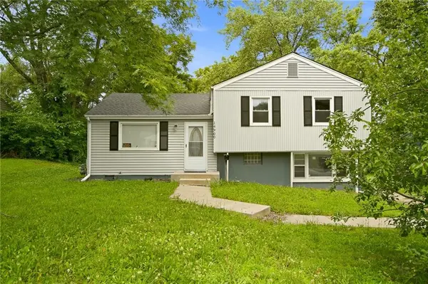 14900 Bellaire AVE, Grandview, MO 64030