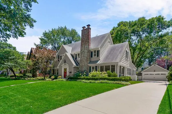 631 W 66th TER, Kansas City, MO 64113