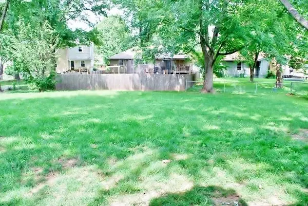 313 SE Alice ST, Blue Springs, MO 64014