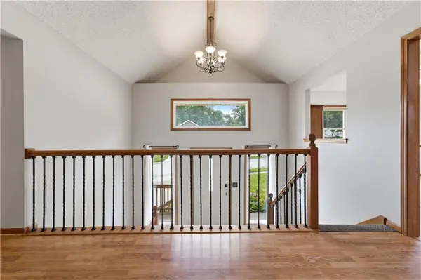 7309 Erika CT, Pleasant Valley, MO 64068