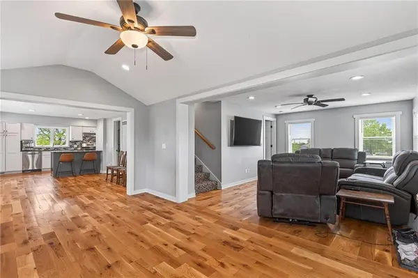 25406 E 267th ST, Harrisonville, MO 64701
