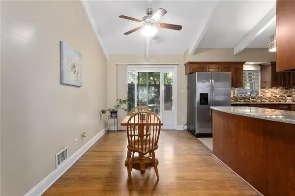 10402 W 73rd ST, Shawnee, KS 66203