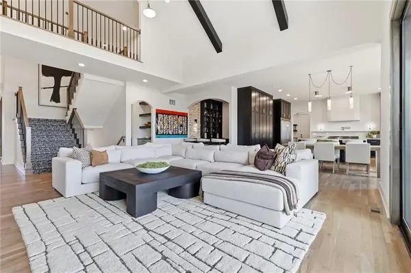 7445 NW Fawn AVE, Parkville, MO 64152