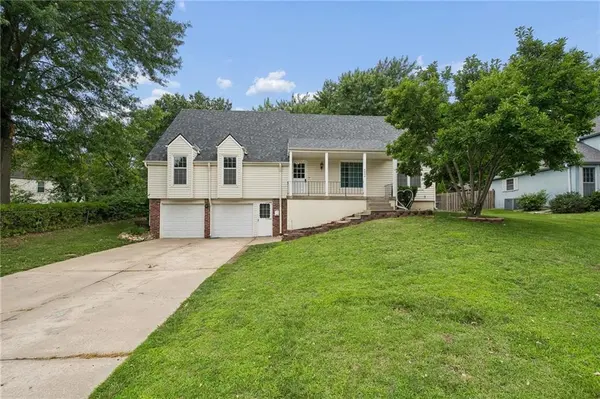 6804 N Agnes AVE,  Gladstone,  MO 64119