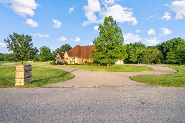 2861 W Northbrook ST, Coffeyville, KS 67337