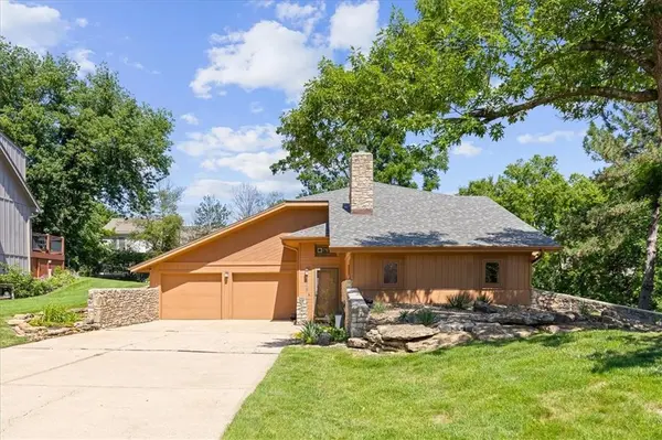 5717 Hauser ST, Shawnee, KS 66216