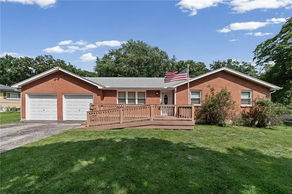 201 Highland DR,  Smithville,  MO 64089