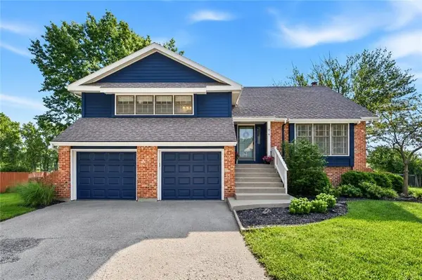 416 N PERSIMMON DR, Olathe, KS 66061
