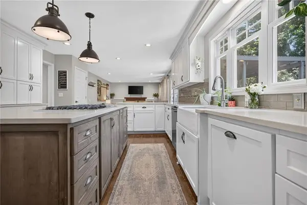 22413 W 53 ST, Shawnee, KS 66226