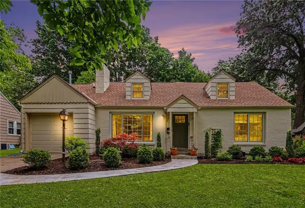 6923 Dearborn ST, Overland Park, KS 66204