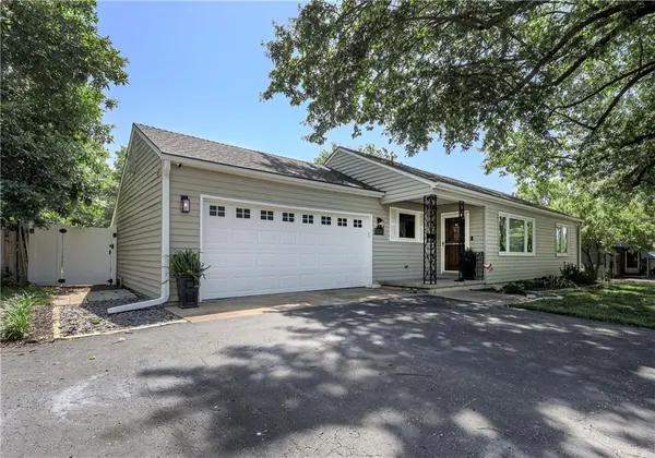 8643 Hadley ST, Overland Park, KS 66212