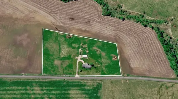 330 SW 200 RD, Centerview, MO 64019