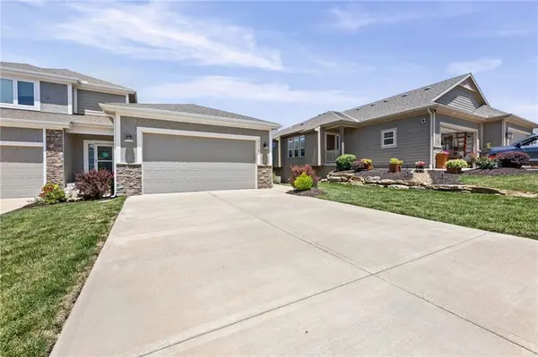 31726 W 83rd CT, De Soto, KS 66018
