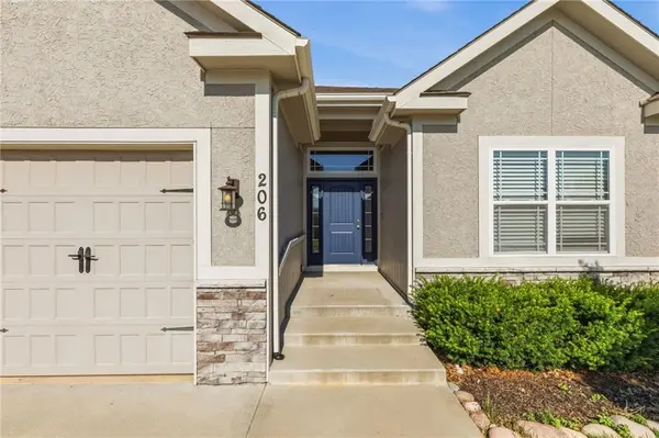 206 N Marimack DR, Kearney, MO 64060