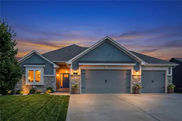 8126 NW 90th TER, Kansas City, MO 64153