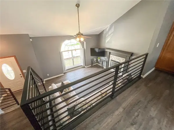 404 E Colony AVE, East Lynne, MO 64743