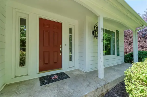 8115 W 115th TER, Overland Park, KS 66210