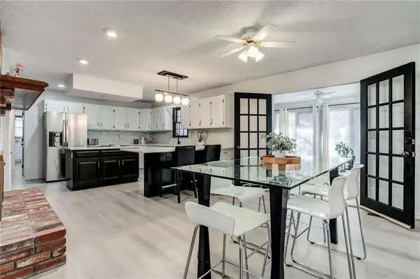 7415 W 74th ST, Overland Park, KS 66204