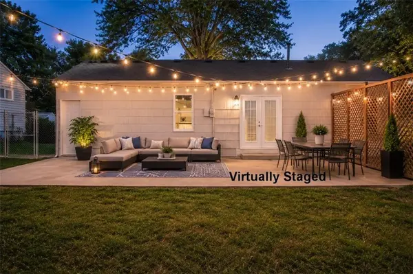 8000 W 85th TER, Overland Park, KS 66212