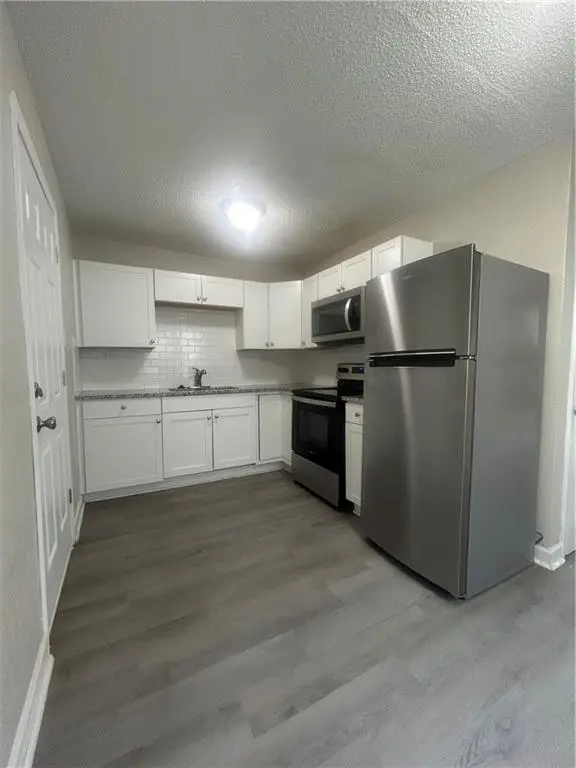4221 Spruce AVE, Kansas City, MO 64130