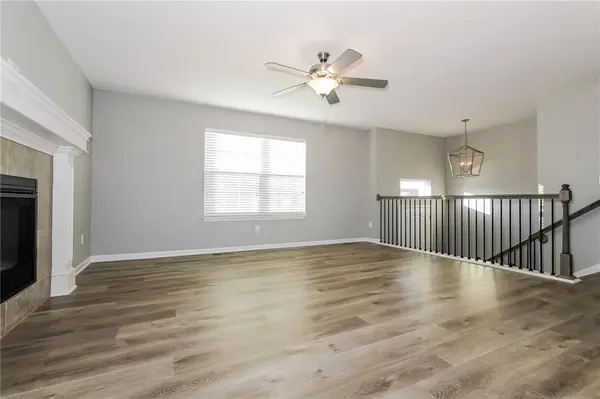 900 NW Hilltop LN, Grain Valley, MO 64029