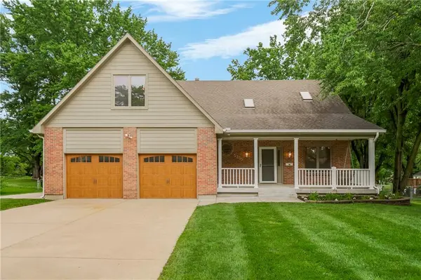 5335 Halsey ST, Shawnee, KS 66216