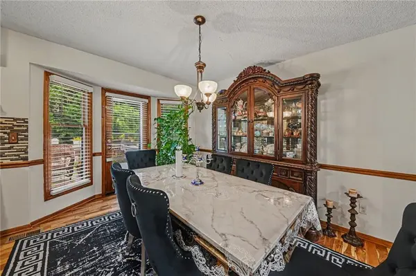 4123 N Troost AVE, Kansas City, MO 64116