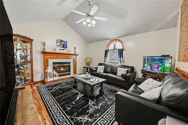 4123 N Troost AVE, Kansas City, MO 64116