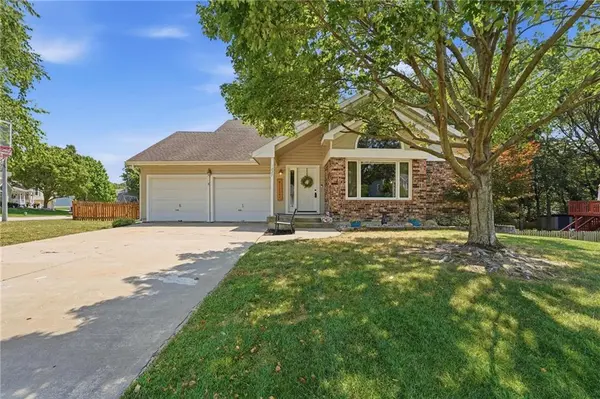 1227 NE 102nd CT, Kansas City, MO 64155