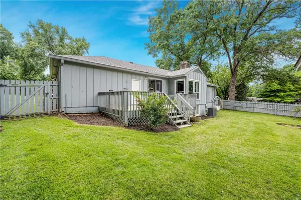 6214 W 86TH ST, Overland Park, KS 66207