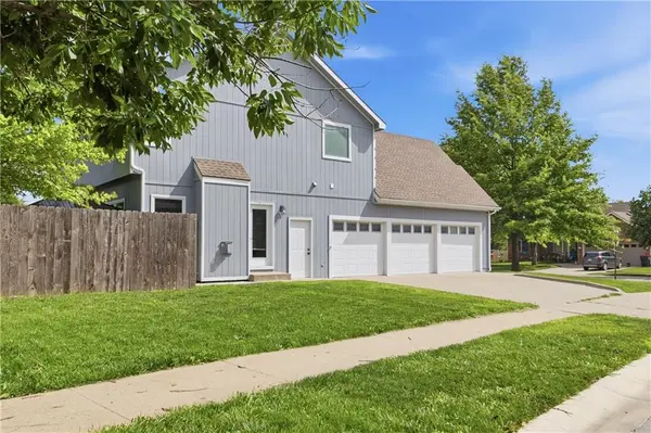 1820 N 160th ST, Basehor, KS 66007