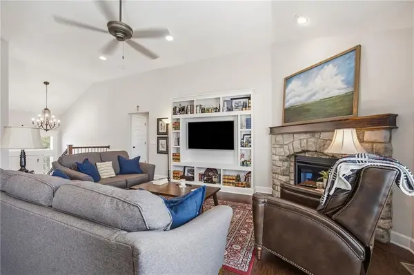 16029 Glenview ST, Basehor, KS 66007