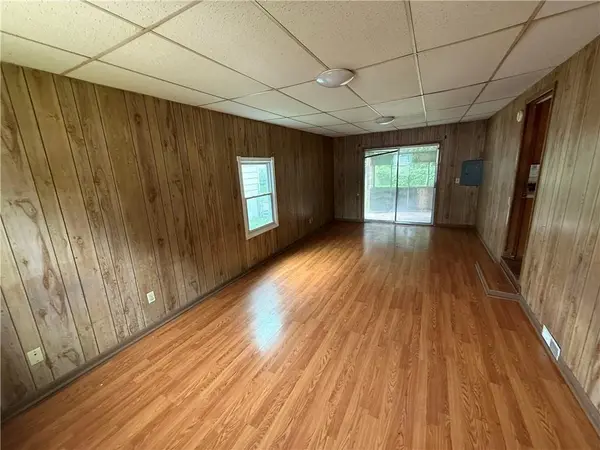 107 Berton RD, Excelsior Springs, MO 64024