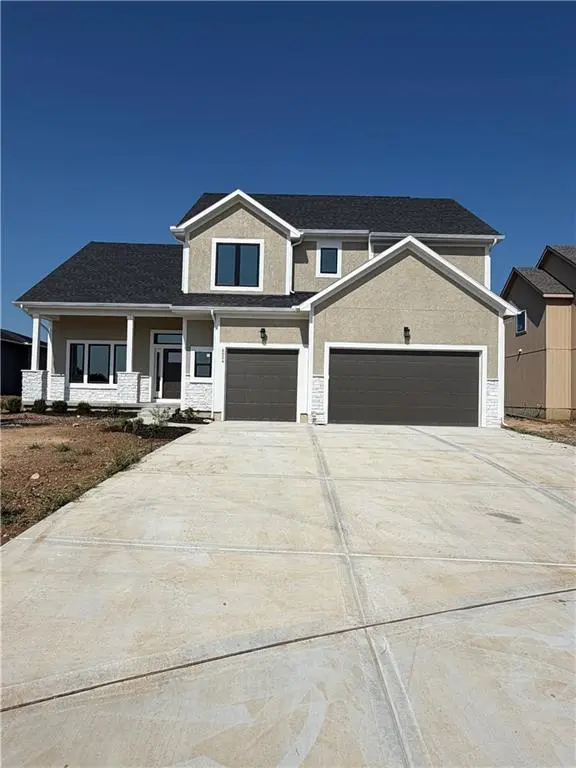 6004 Apache DR,  Shawnee,  KS 66226