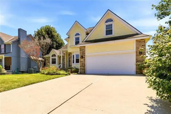 340 SE Bingham DR, Lee's Summit, MO 64063