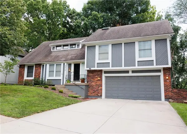 5213 Walden DR, Kansas City, MO 64151