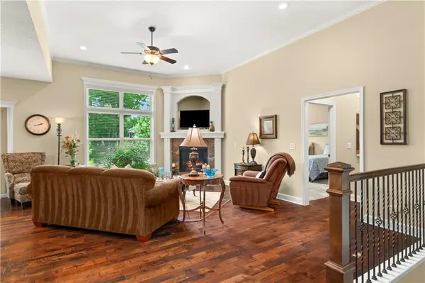 3404 S Wood AVE, Independence, MO 64057