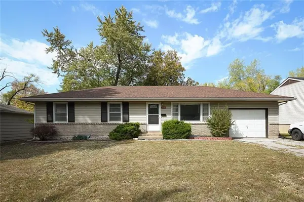 6100 E 148th TER,  Grandview,  MO 64030