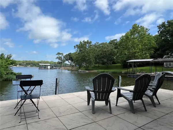 17777 Scenic DR, Mclouth, KS 66054